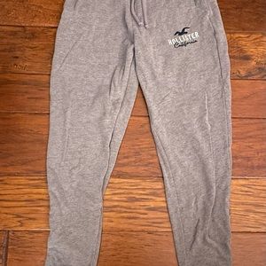 Hollister High Rise gray sweatpants. Size: XS